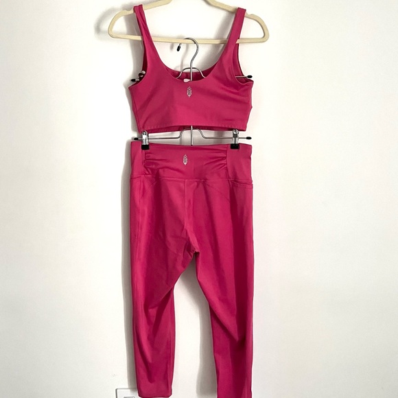 FREE PEOPLE Movement ‘Breathe Easy’ — Legging, Size S, Raspberry - Picture 3 of 7